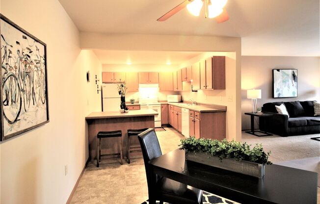 2 beds, 1 bath, 1,248 sqft, $1,300, Unit WI 3565-129