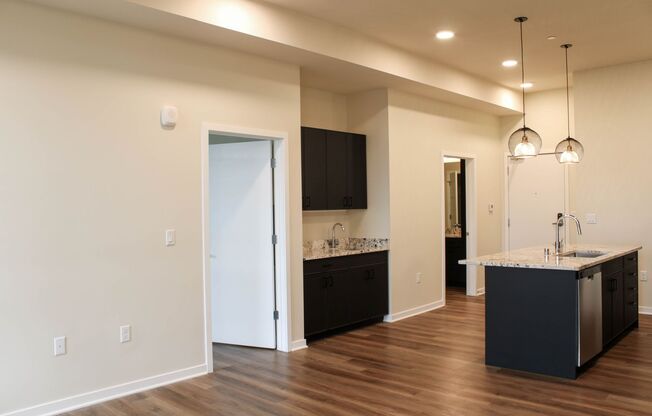 1 bed, 1 bath, 825 sqft, $2,050, Unit 405