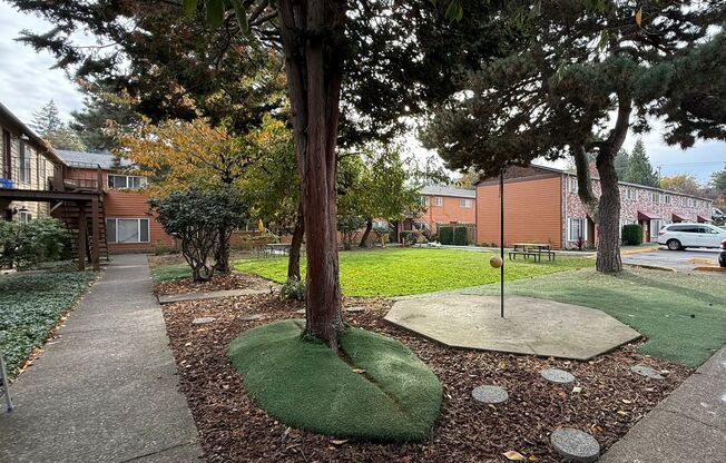 2 beds, 1 bath, 669 sqft, $1,260, Unit 42