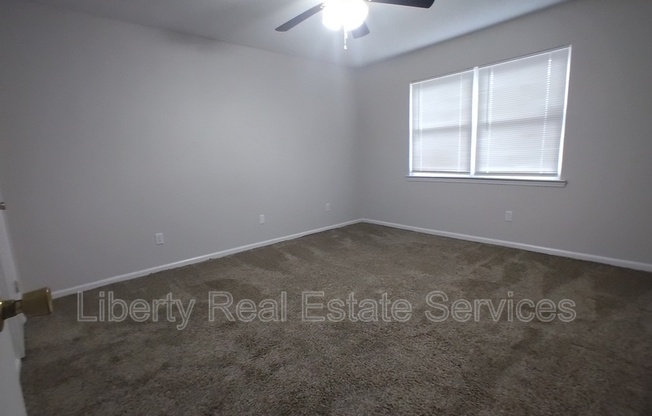 824 RIDGEWOOD WAY