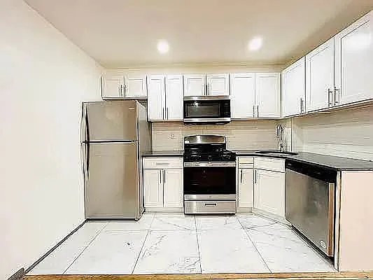 241 FOUNTAIN AVE