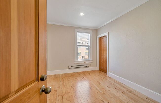 435 Hayes Street Apartments*