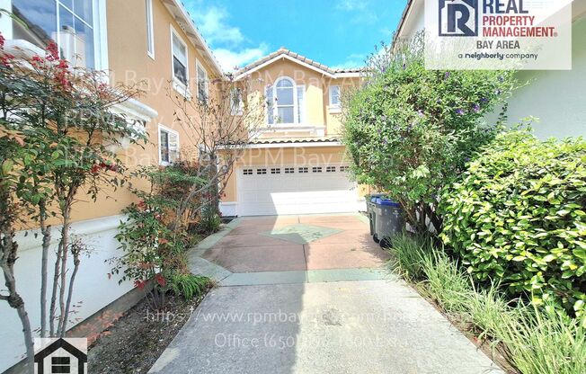 Modern 3 Bedroom 2.5 Bathroom Home with High Ceilings and 2 Car Garage in Mountain View Soon Available