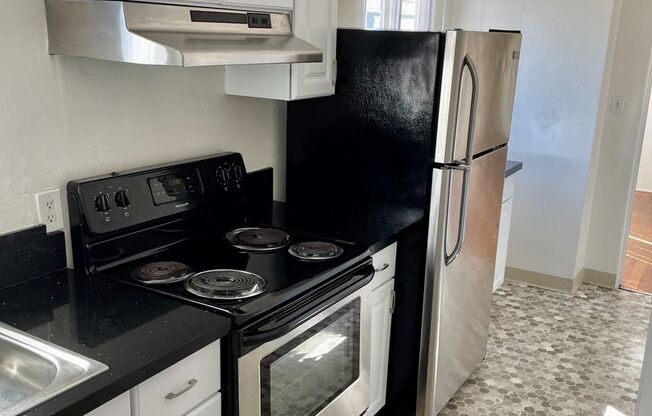 Large Private 1 Bed/ 1 Bath-Bankers Hill