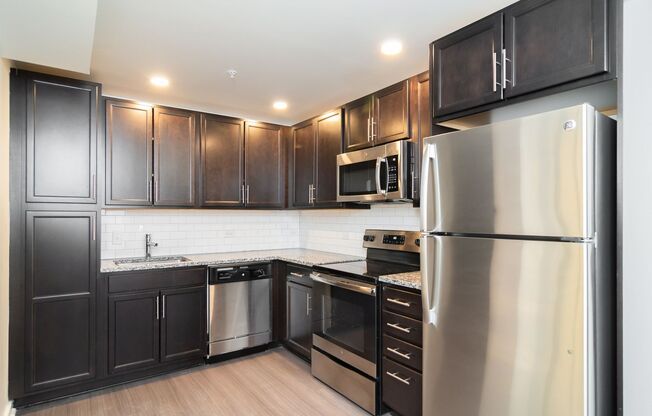 1 bed, 1 bath, 811 sqft, $1,310, Unit 907-102