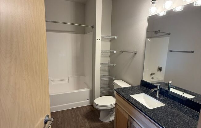 2 beds, 1 bath, 929 sqft, $2,150, Unit #414