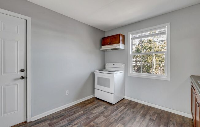 2 beds, 1 bath, 850 sqft, $850, Unit 1321-A