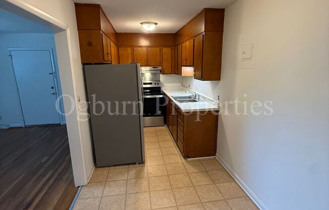 605011 - BALCONY COURT APTS