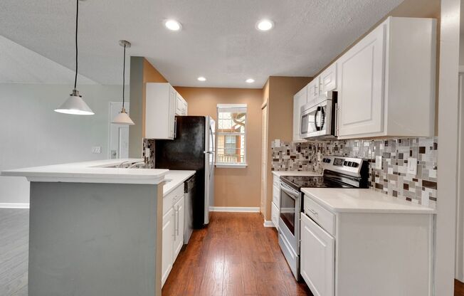 Charming 2BR Condo in Alpharetta