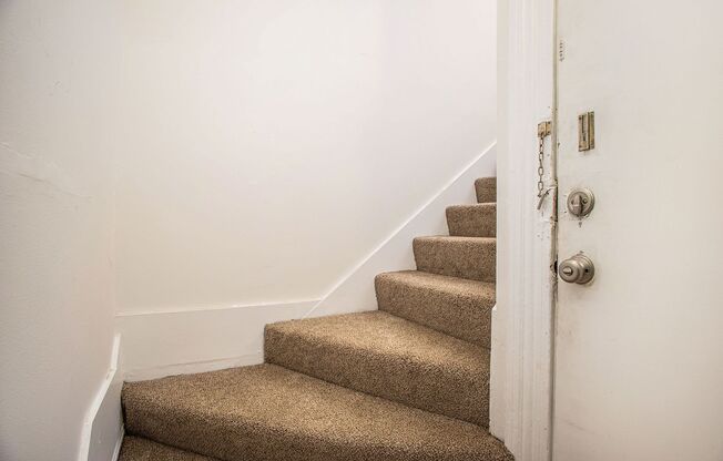 1231 Park Ave #E - 1 bedroom | 1 bathroom | Upper unit