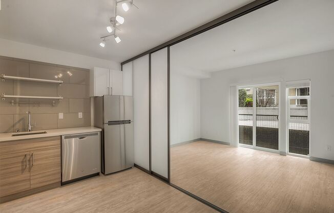 Studio, 1 bath, 380 sqft, $1,795, Unit 411