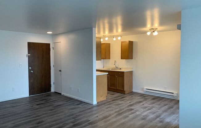 1 bed, 1 bath, 600 sqft, $1,595, Unit Unit 202