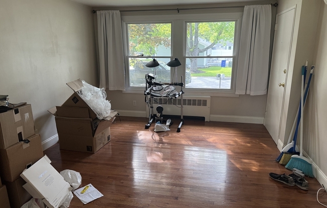 16 SARAN AVE