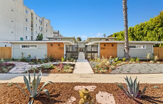 3741-3745 Jasmine Ave