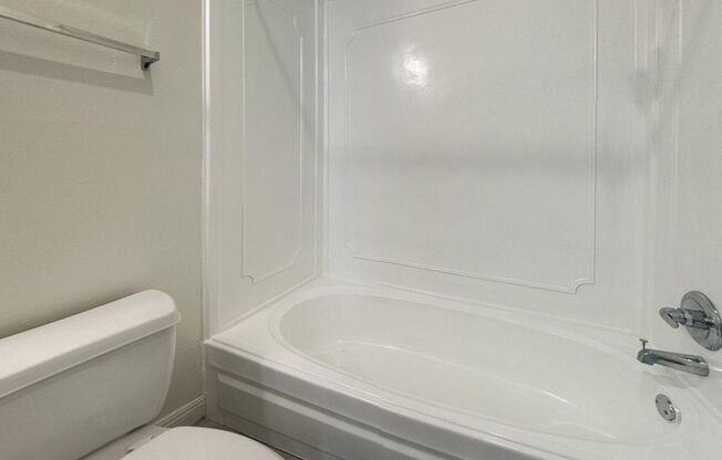 1 bed, 1 bath, 630 sqft, $1,745, Unit 201