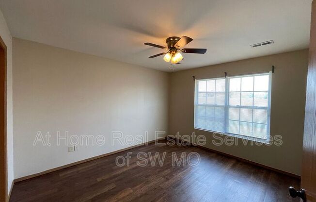 1117 S CLIFTON