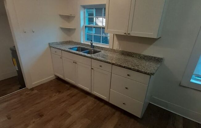 2 beds, 1 bath, $1,200