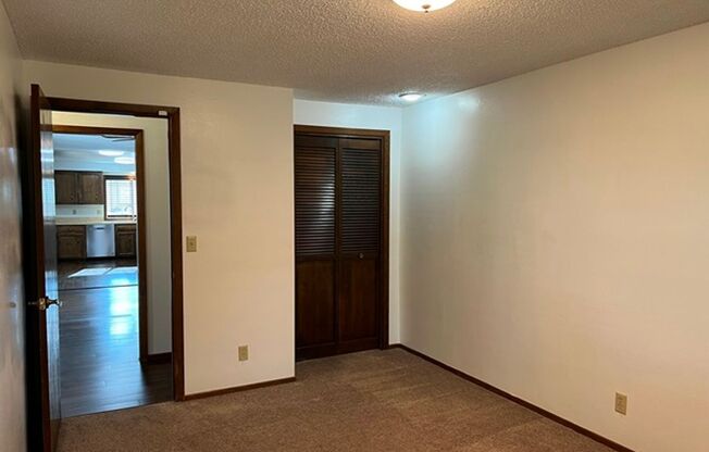 3 beds, 2 baths, $2,300