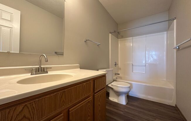 2 beds, 1 bath, 1,150 sqft, $960, Unit 3-08