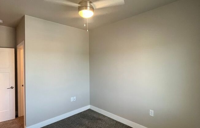 1 bed, 1 bath, 592 sqft, $1,300