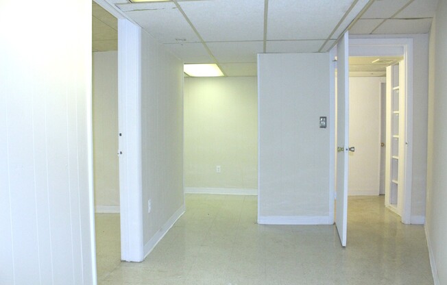 "Avon Apartments" - 6 E. Read St