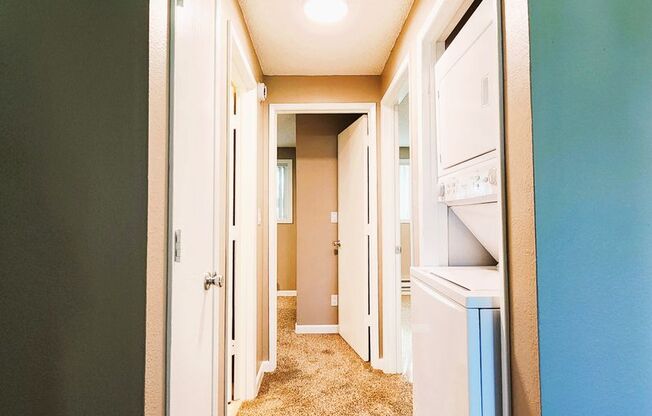 2 beds, 1 bath, 830 sqft, $1,315, Unit N-141