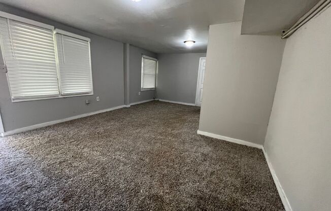 2 beds, 1 bath, $1,295