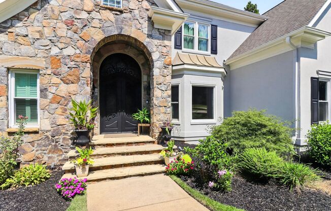 4 beds, 3.5 baths, $6,300