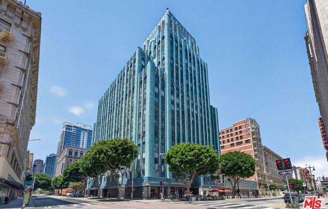Studio, 1 bath, 930 sqft, $2,850, Unit M02