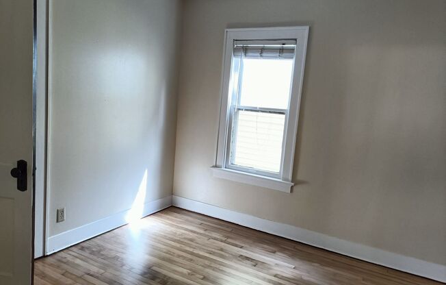 2 beds, 1 bath, $1,395