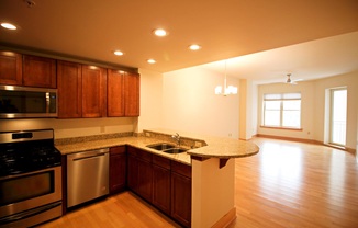 333 W MIFFLIN ST