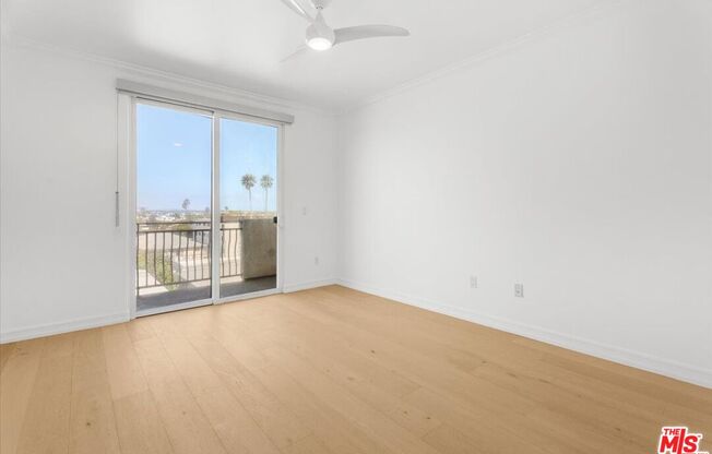 1450 S BEVERLY DR