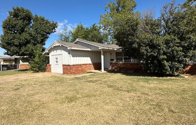 3 Bedroom 1.5 Bathroom w/ Extra Garage Converted Room