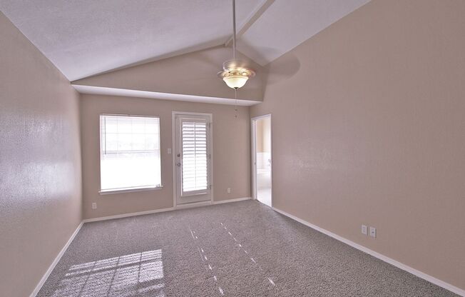 3 beds, 2.5 baths, $1,915