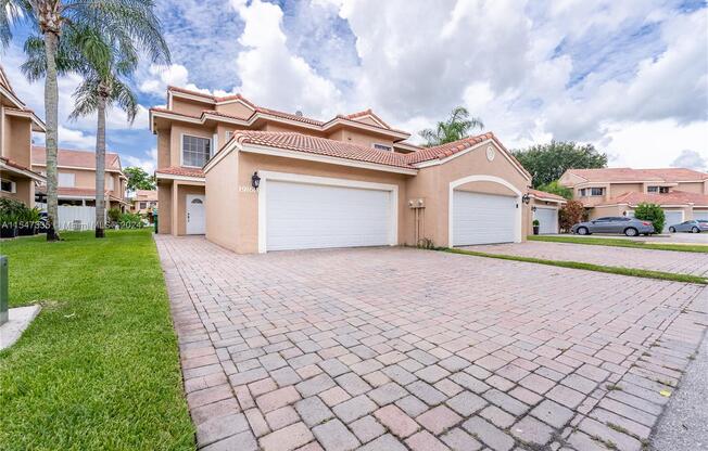 19160 NORTHWEST 82 CIR CT