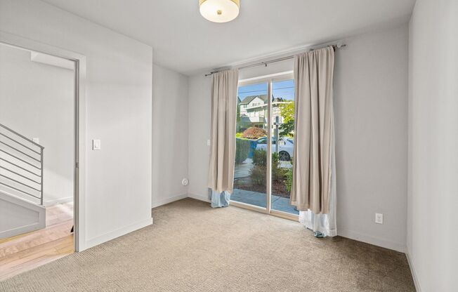 LUXURY MAGNOLIA 3 BED TOWNHOME FOR RENT W HIGH END FINISHES & VIEWS