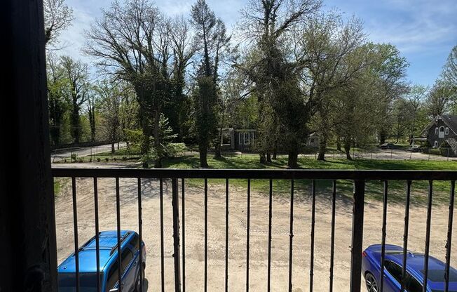 2 beds, 1 bath, $1,250, Unit H6