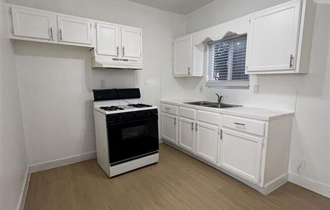 1033 Hoffman Ave in Long Beach