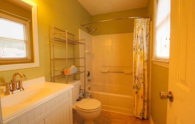 3 beds, 2.5 baths, $1,750