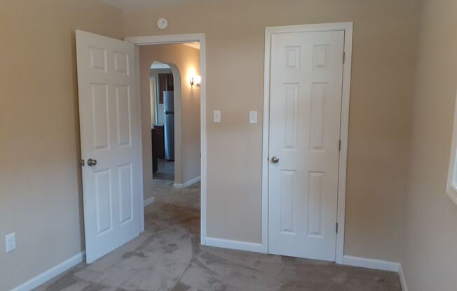 2 beds, 1 bath, $1,395