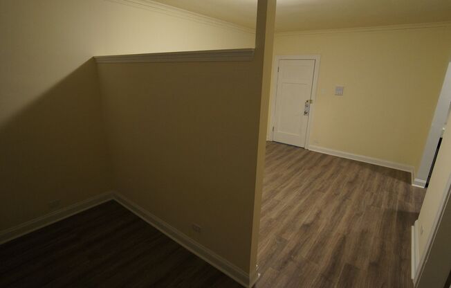Studio, 1 bath, 427 sqft, $1,450, Unit 105