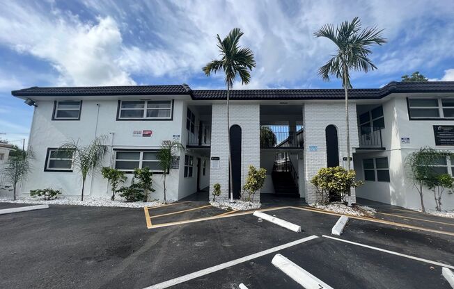 1 bed, 1 bath, $1,695, Unit 9