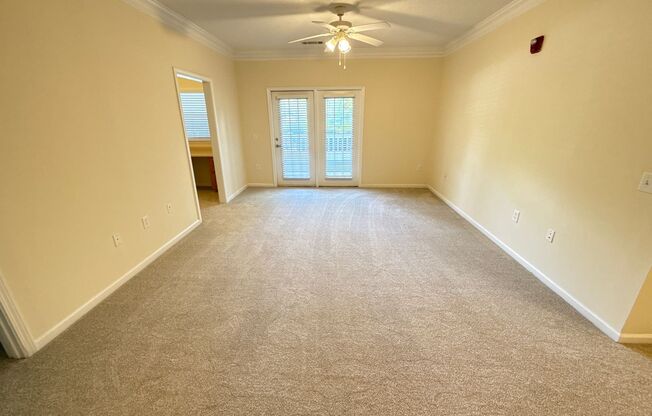 2 beds, 2 baths, $1,300, Unit 2104 Claridge Dr