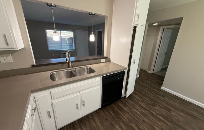 2 beds, 2 baths, $2,475, Unit 19