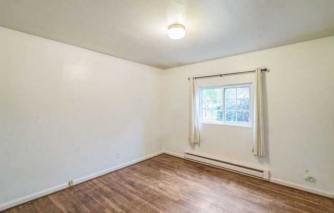 2 beds, 1 bath, $2,195