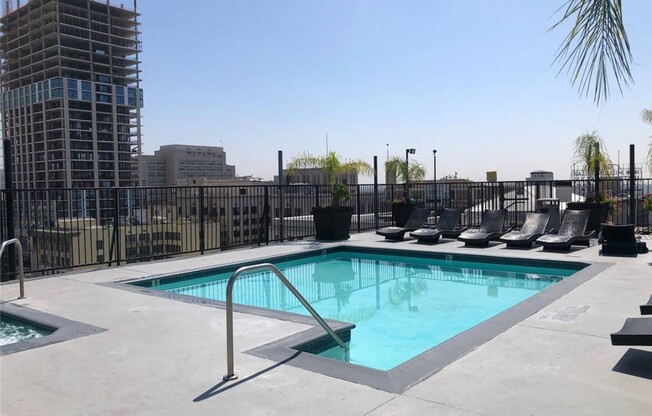 1 bed, 1 bath, 800 sqft, $2,100, Unit 406