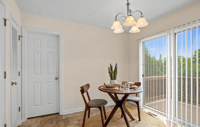 1515/1517 Cassell Ln