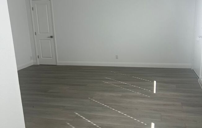 2 beds, 1 bath, 802 sqft, $2,595, Unit 6700-A