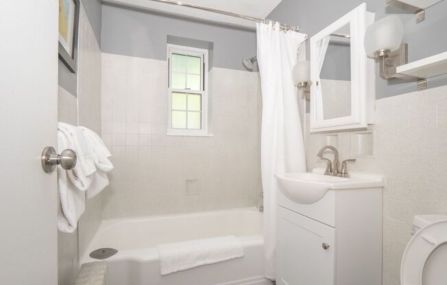 1 bed, 1 bath, 625 sqft, $1,515, Unit F410