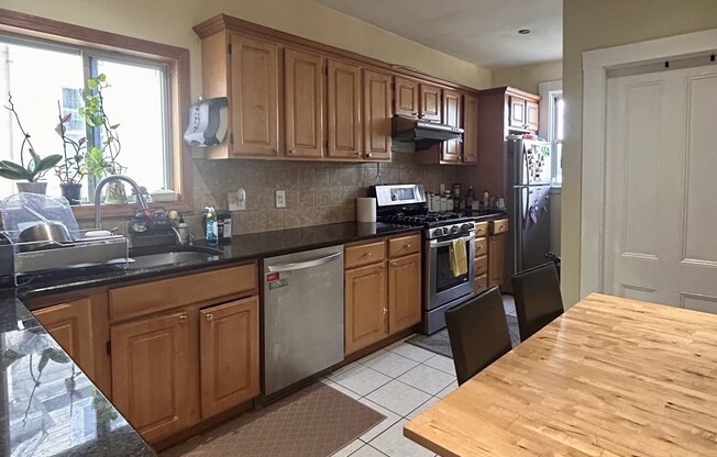 4 beds, 2 baths, 1,500 sqft, $4,000, Unit 2